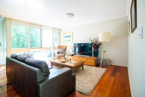 Leafy Toorak two bedroom executive apartment